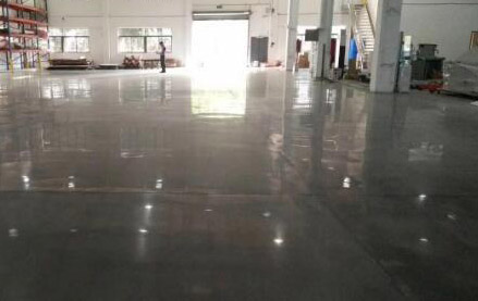水泥地面固化拋光是什么？固化拋光有哪些好處？