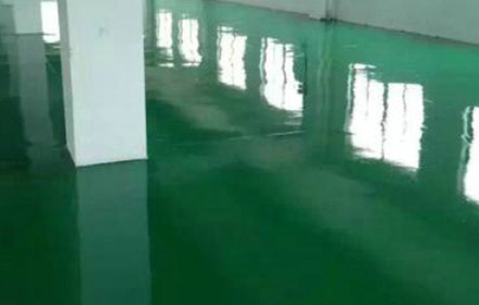 環氧自流平地坪漆完工后要如何判斷施工質量？
